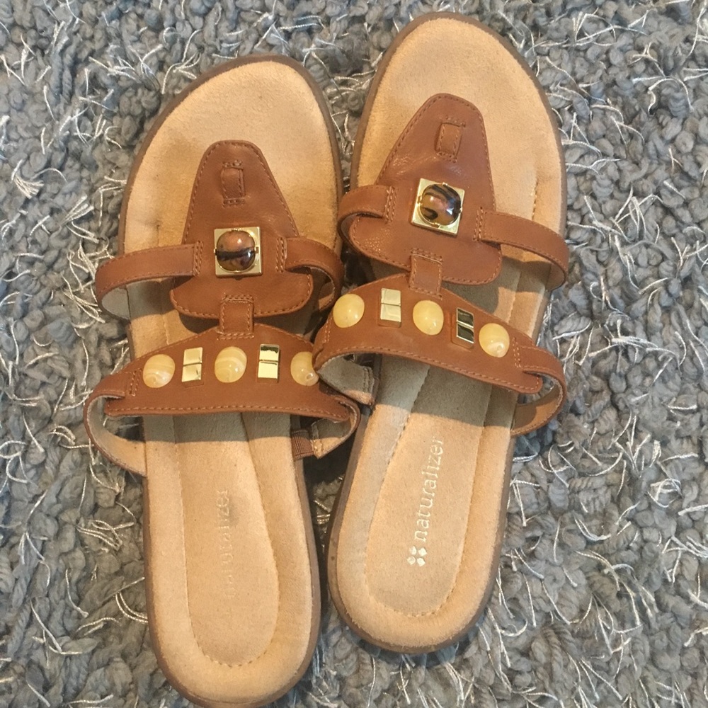Brown naturalizer 8.5 sandals in good condition